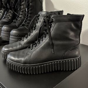 Clarks Black Leather Torhill Sneaker Boots